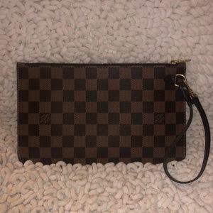 Louis Vuitton Neverfull Pouch MM. AUTHENTIC.